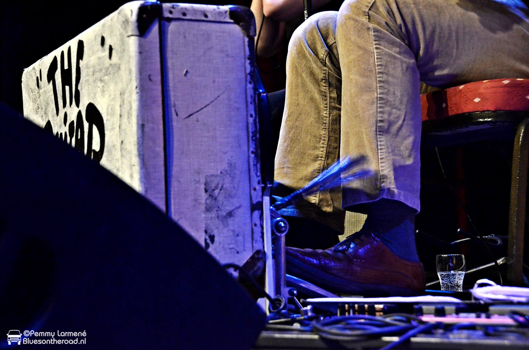 The ultimate one man blues band from the Netherlands! - the-guitar-guy